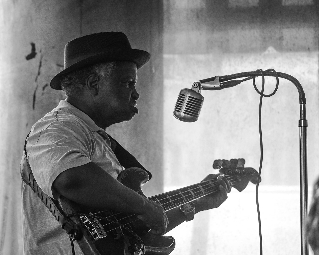 Using broadcast microphone props on stage and on camera - microphone accessories